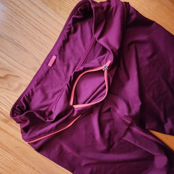 Old Navy active pants - Picture 3 of 10